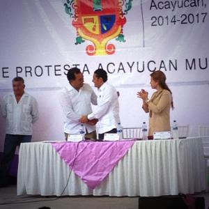 Erick Lagos asistió a la toma de protesta del presidente municipal de Acayucan, Marco Antonio Martínez Amador.