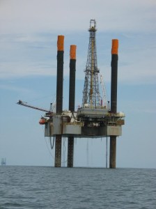 El Gobierno Federal insiste que se obtendrán más beneficios en la industria energética con la apertura al capital privado.