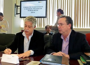 Para recibir y ejercer recursos en materia de protección ciudadana, capacitación, equipamiento y prevención del delito, representantes de ocho municipios veracruzanos firmaron convenios de adhesión y anexos técnicos del Subsidio para la Seguridad en los Municipios (Subsemun).