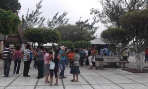 habitantes de Las Barrillas y el Manantial piden desazolve de su drenaje.