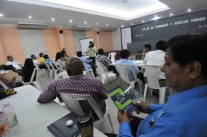 impartió en Coatzacoalcos un curso de derechos humanos a reporteros.