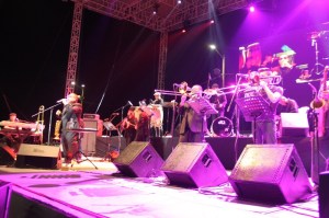 Todo un artista, Willie Colón. Su concierto duró casi 2 horas.