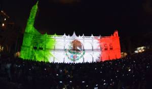 El zócalo de la ciudad de Veracruz lució abarrotado. Fue una fiesta.
