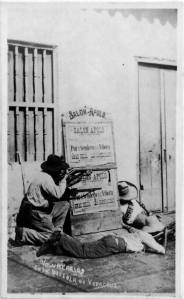 Fuerzas federales mexicanas repelen los ataques de los marinos de EUA en lo que hoy es el centro histórico de Veracruz.