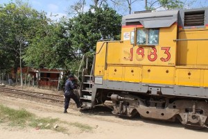 El tren con los agujeros de bala de los agresores, una banda dedicada al secuestro y extorsión de migrantes.