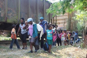 Muchos indocumentados decidieron huir del lugar del crimen; en vez de declarar a las autoridades. Siguen su camino a los EUA.