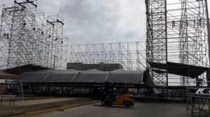 Ya quedó un 90 % instalado el salsódromo en Coatzacoalcos, ¡listo para la fiesta!
