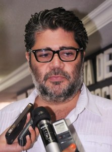 El presidente de la Cámara Nacional de Comercio, Servicios y Turismo de Coatzacoalcos (Canaco-Servytur), Esteban Enríquez España.