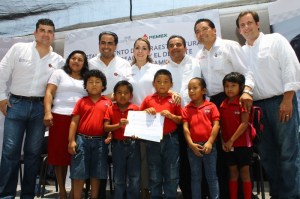 DIF Coatzacoalcos apoyando a los sectores más vulnerables.