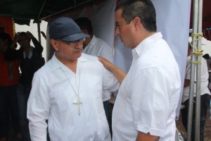 El Obispo de la Diócesis, Rutilo Muñoz, con el alcalde Joaquín Caballero.