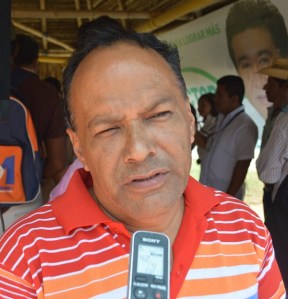 Javier Reyes Abad, agente municipal de Capoacán: "La compañía hizo una cochinada de obra y la dejó incompleta".