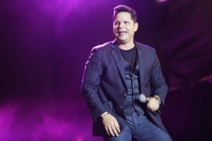 Rey Ruiz encendió la noche.