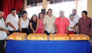 Los ediles durante el festejo a las Madres.