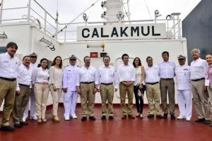 Se tomaron la foto del recuerdo, titulares de la Secretaría de Energía, SCT y Pemex.