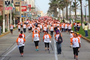 Más de mil 200 participantes en la primera carrera atlética.