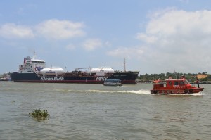 Atracó a los muelles del puerto de Coatzacoalcos.