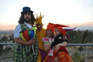 Juglaria, Circo y Narración.- Compañía independiente que trabaja a favor de la lectura, difundiendo la literatura juvenil y clásicos por medio de diferentes técnicas.