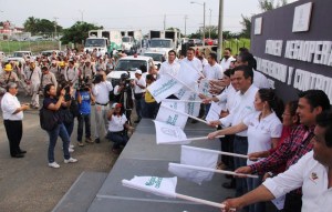 El alcalde Joaquín Caballero da banderazo de salida.