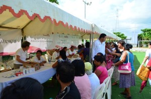 DIF Coatzacoalcos en apoyo de la salud de sus beneficiarios en colonias populares.