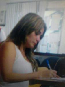 Firmando su declaración ante el ministerio público.