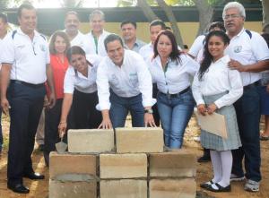 Más obras a favor de la educación.