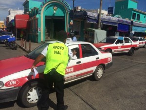 Elementos de Tránsito del Estado coordinan el operativo.