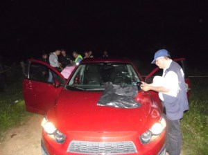 Peritos levantando los casquillos.