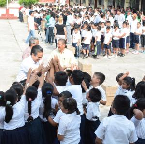 Apoyo al sector escolar.