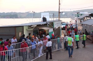 Verifican flujo de tránsito entre los transbordadores.