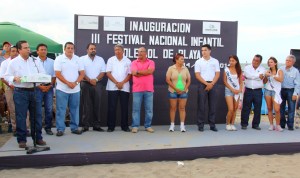 Estuvieron presentes el regidor Sexto, Roberto Chagra Nacif; el secretario de Gobernación, Oliver Damas de los Santos; el director Municipal del Deporte (DIMUDE), Silviano Delgado Valladolid; y el director de Obras Públicas municipal, Guillermo Ibarra Macías.
