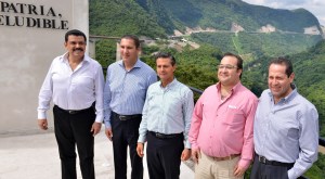 La ciudad y puerto de Tuxpan acelera su desarrollo económico, turístico y portuario con la puesta en marcha de la autopista que la comunica con el Valle de México, la cual inauguró este miércoles el presidente Enrique Peña Nieto, acompañado por el gobernador Javier Duarte de Ochoa.