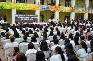 Presentes integrantes del Cabildo, funcionarios municipales del Ayuntamiento y DIF Municipal y estudiantes de algunos planteles educativos como Sotavento, CETIS 79, Conalep, CBTIS, entre otras escuelas.
