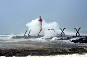 Fuerte norte azota Coatzacoalcos.