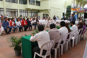 Atienden a más de 200 personas en Primera Feria de la Mujer Mayor.