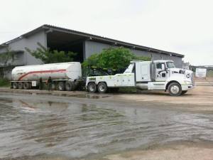 La unidad fue llevada al ministerio público federal. (León Lafita)