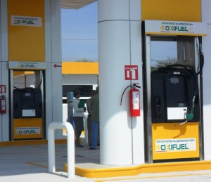 El etanol es más barato que la gasolina premium y no contamina.