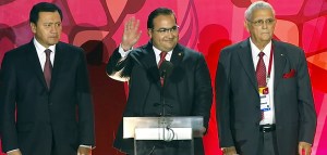 El Gobernador Javier Duarte; el secretario de Gobernación y la Odecabe.