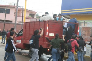 Estos son los grupos de choque del Ayuntamiento que trajo Obras Públicas para contener a los manifestantes en la pasada celebración de los Juegos Centroamericanos, el sábado pasado.