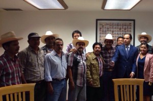 Con el Secretario de Educación de Veracruz, Adolfo Mota. En la gestión de la Universidad Politécnica Guillermo Prieto.