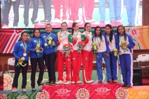 Las mujeres karatecas de países centroamericanos participaron en las competencias.