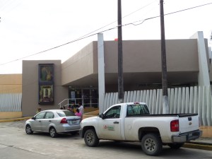 Ingresaron por el acceso principal del nosocomio.