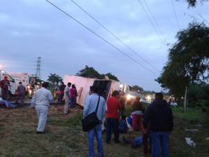 Los heridos fueron atendidos por Protección Civil de Cosoleacaque y Minatitlán.