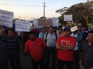 Sin agua desde hace 11 días; se cansaron y bloquearon la carretera en Canticas.