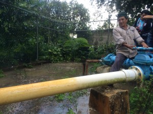 Los trabajadores de CMAS en el pozo profundo del Kilómetro 17 Calzadas.