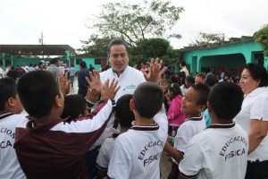 Todo el apoyo a escuelas.