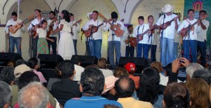 La fiesta tradicional veracruzana, con sus jaraneros.