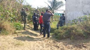 En el levantamiento del cadáver.