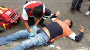 Cayó tras los disparos de la Policía Estatal; pero recibió atención médica.