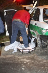 Tras el ataque se realizó el protocolo de reconocimiento establecido y al suministrar los datos del criminal a la base de datos, ésta arrojó que el sujeto neutralizado contaba con dos denuncias de robo a vehículos con violencia.