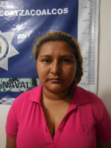 En el marco del operativo Blindaje Coatzacoalcos, efectivos de la Policía Naval de Veracruz, Zona Sur en esta ciudad en coordinación con Policía Estatal, aprehendieron a Karina Ramírez Nicolás, de 23 años de edad, señalada por el probable delito de intento de robo con violencia.